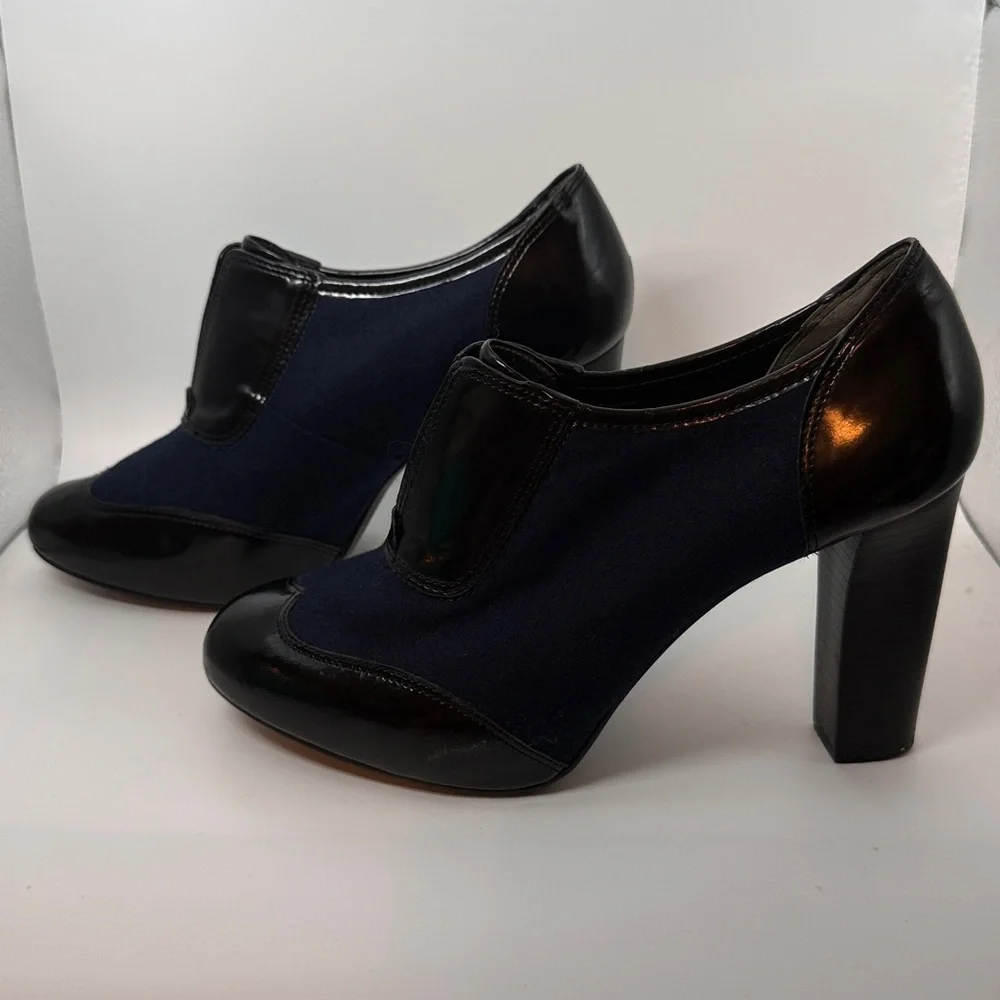 Tory Burch Leighton Women’s Sz 8 Wing Tip Style Ankle Booties Navy & Black Heels